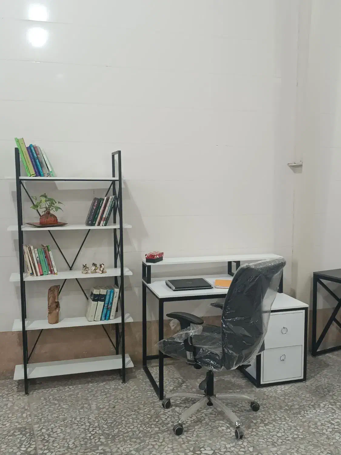 کتابخانه،قفسه،استند|کتابخانه، شلف، قفسههای دیواری|خمینیشهر, |دیوار