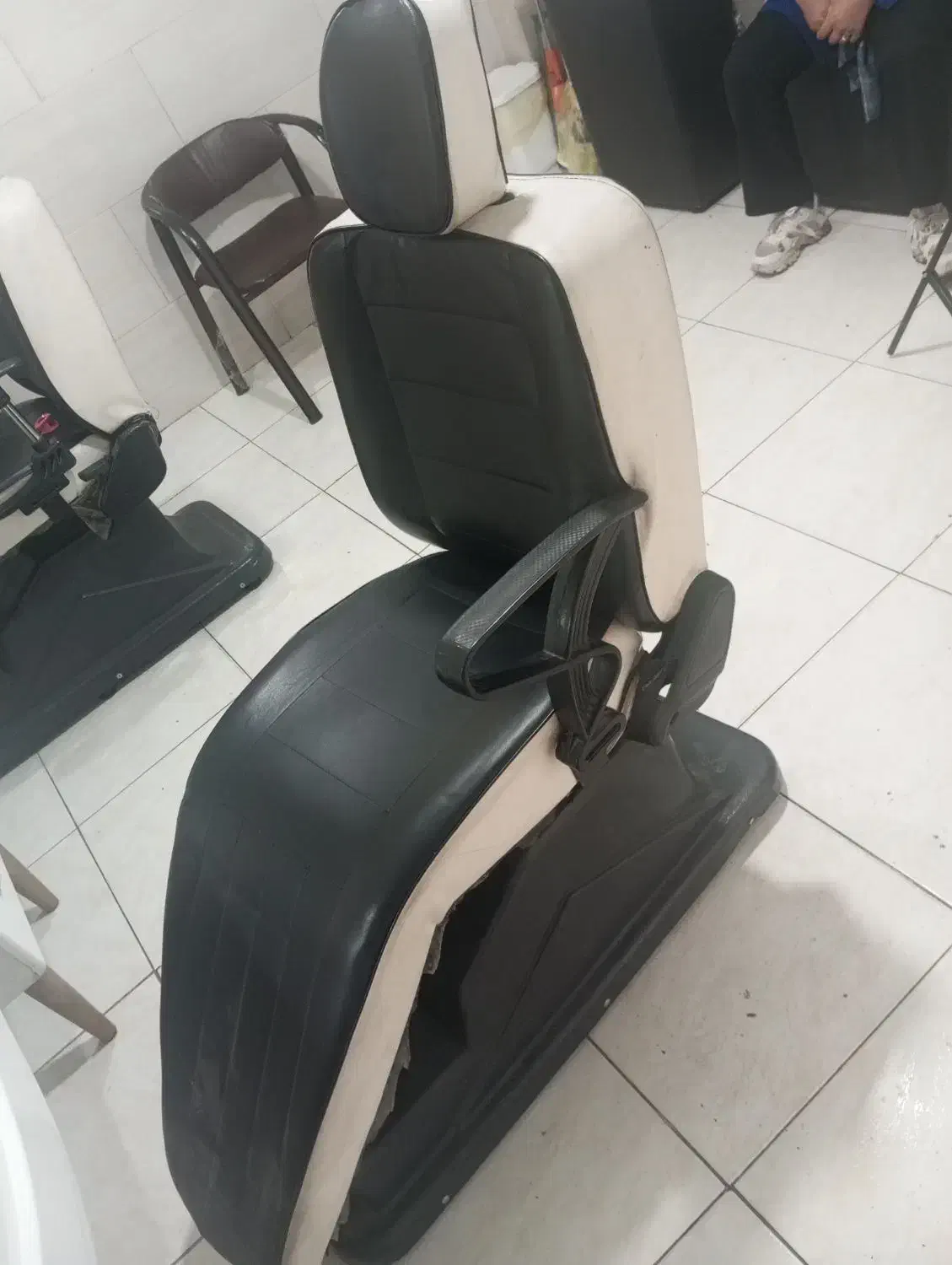 آیینه کنسول و صندلی اصلاح|آرایشگاه و سالن‌های زیبایی|چهاردانگه (تهران), |دیوار