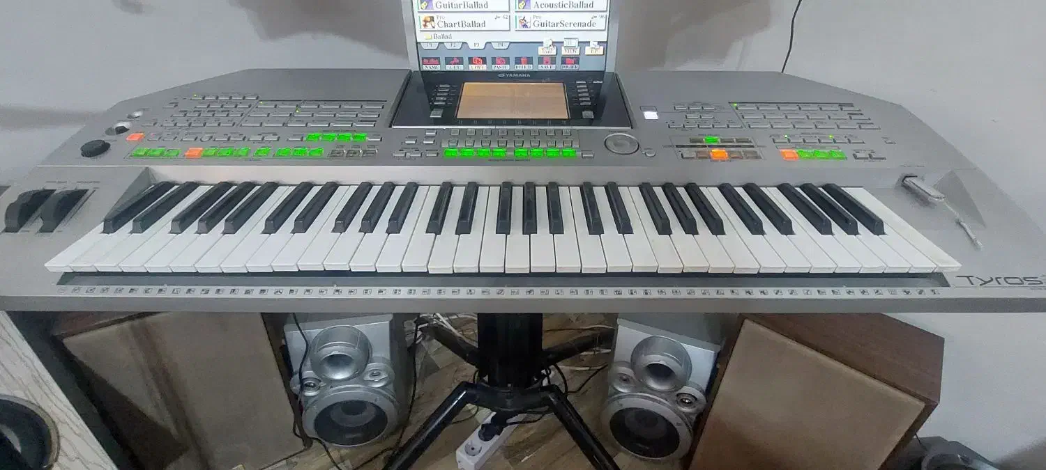 ارگ تایروس ۲|پیانو، کیبورد، آکاردئون|ارومیه, |دیوار