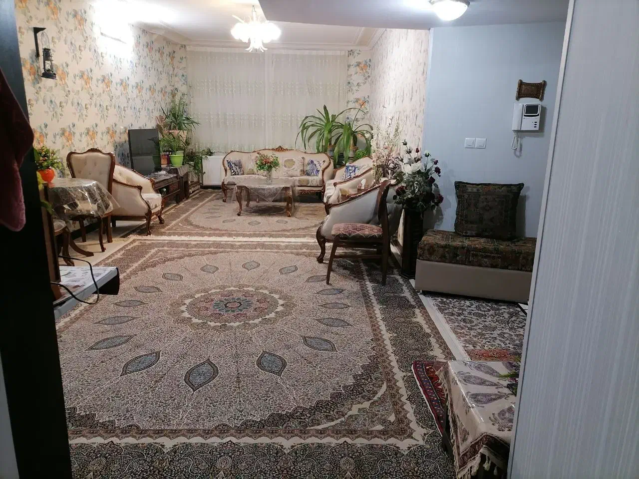 رهن و اجاره آپارتمان دو خواب ۱۰۷ متری|اجارهٔ آپارتمان|شیراز, لاله|دیوار