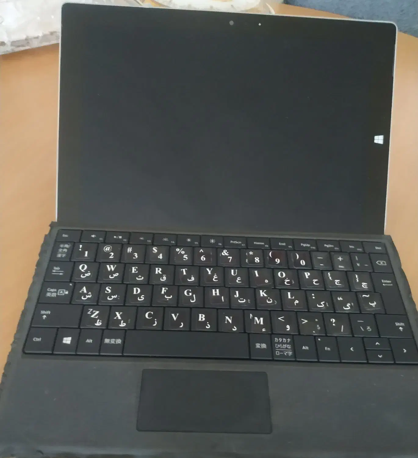 لپتاپ سرفیس مایکروسافت|رایانه همراه|صدرا-فارس, فاز ۱|دیوار