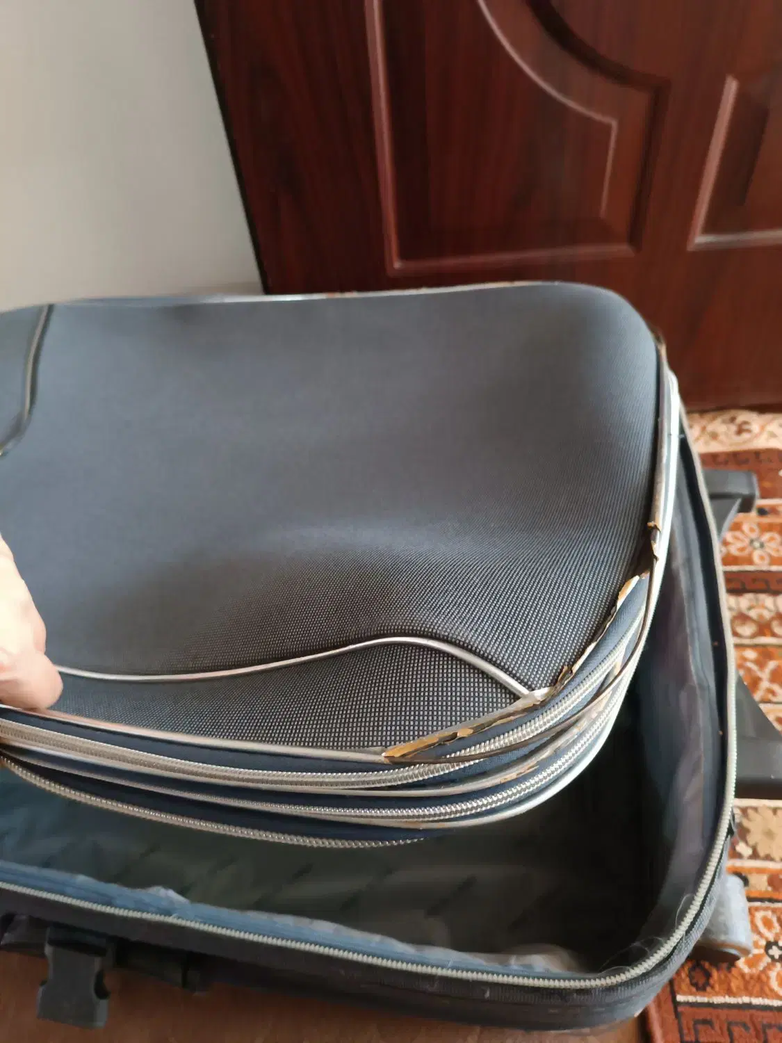 چمدان|کیف، کفش، کمربند|مشهد, گاز|دیوار