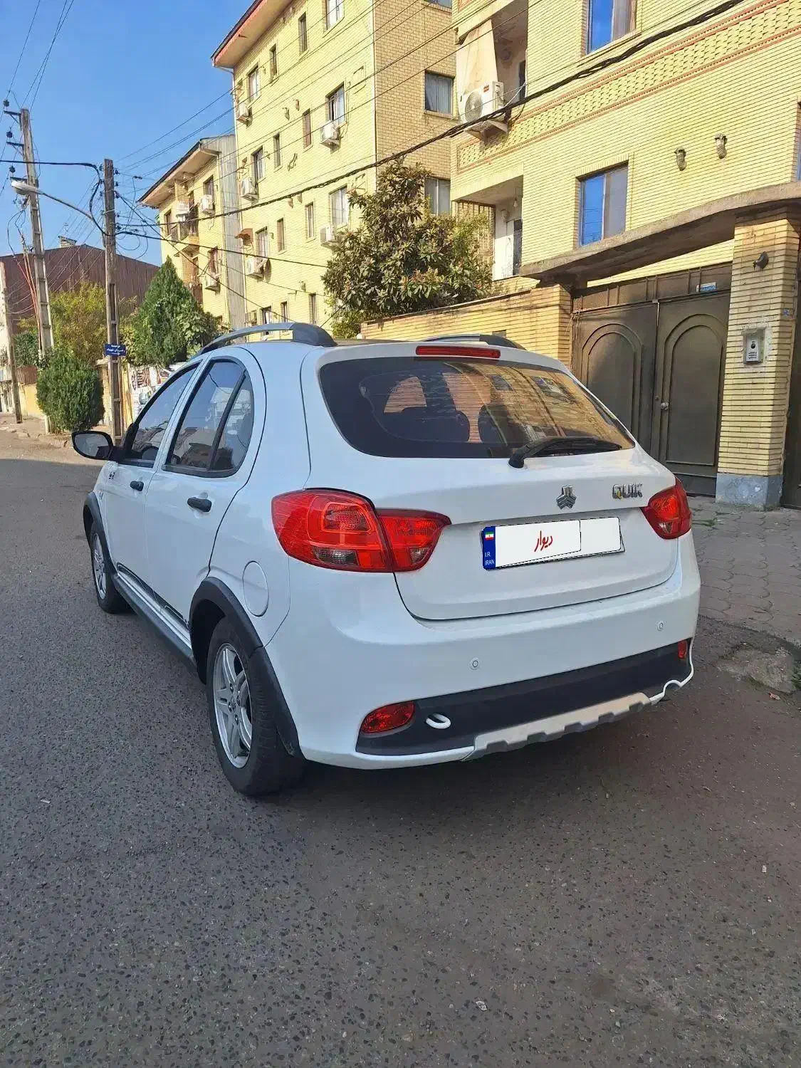 کوییکr مدل1401 سفید مشکی|خودرو سواری و وانت|رشت, پاستوریزه|دیوار