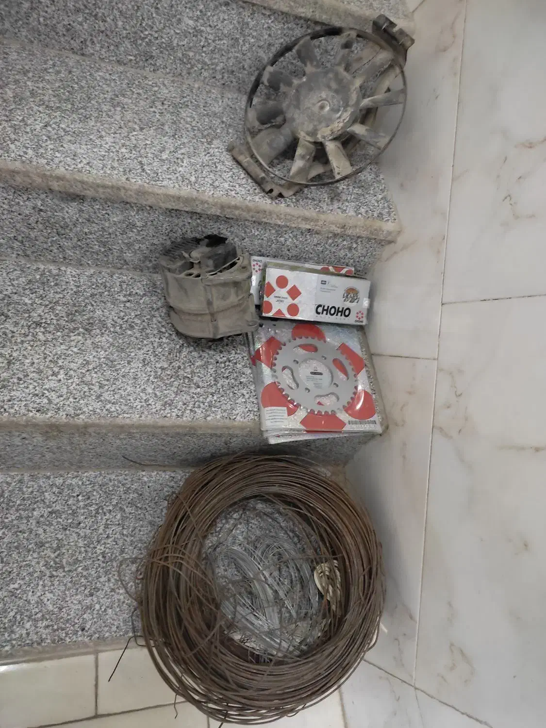 لوازم قدیمی جنس خوب قیمت مناسب بیشترش نو هست|قطعات یدکی و لوازم جانبی|یزد, |دیوار