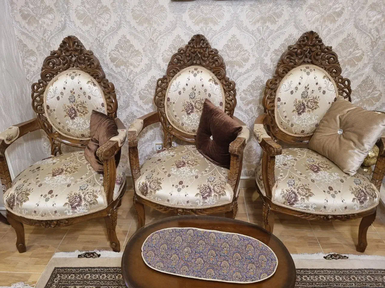 مبل سلطنتی|مبلمان خانگی و میز عسلی|مرند, |دیوار