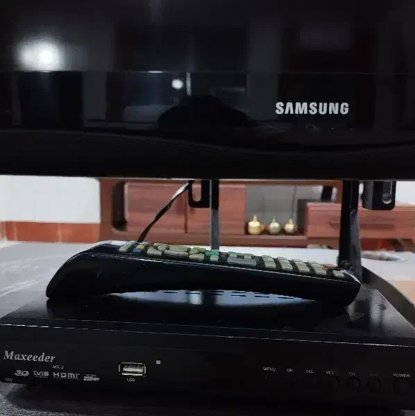 تلویزیون سامسونگ اصل 32 اینچ با دیجیتال|تلویزیون و پروژکتور|کنگاور, |دیوار