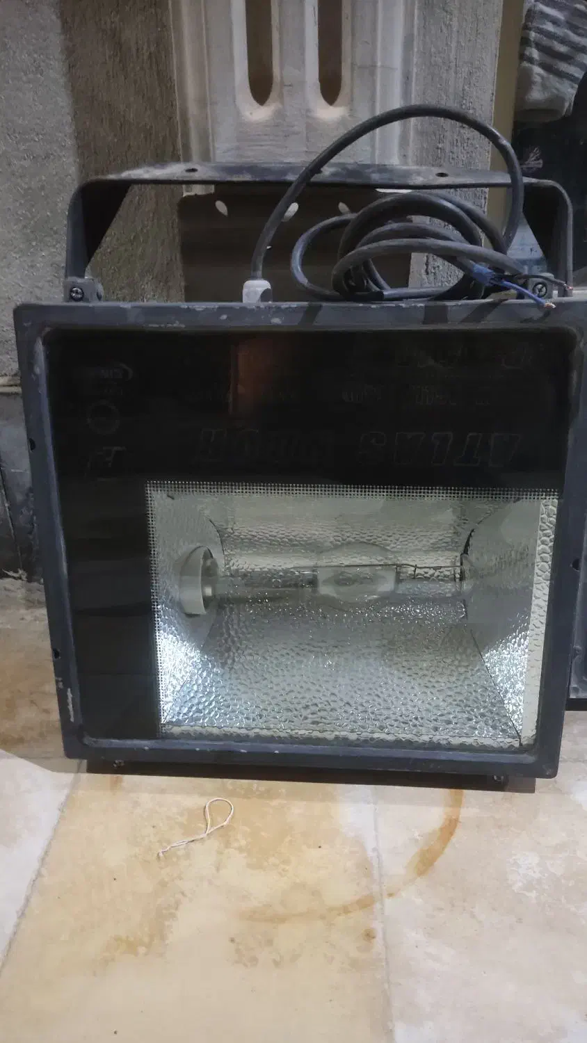 پرژکتور ۴۰۰ وات و۲۵۰ وات پر نور|لامپ و چراغ|شیراز, پودنک|دیوار