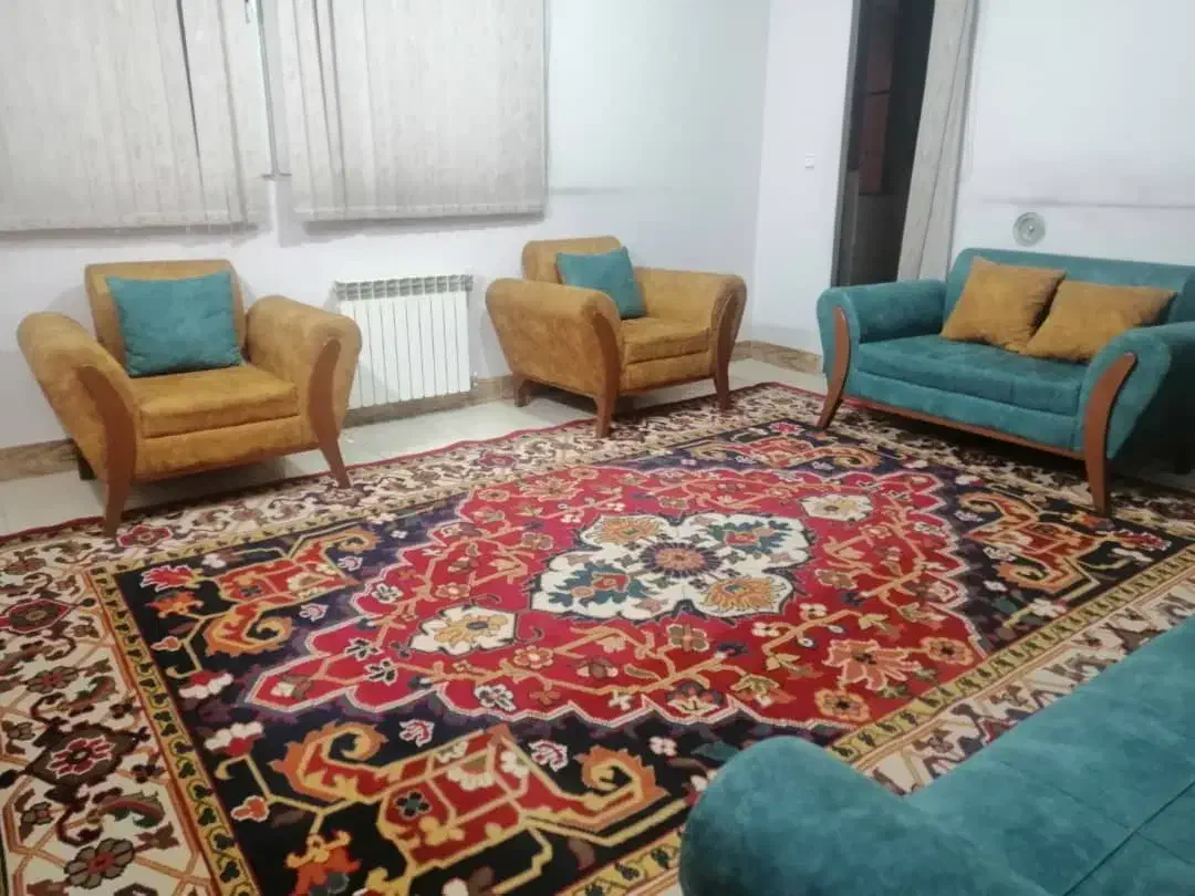 آپارتمان مبله تمیز با پارکینگ و آسانسور|اجارهٔ کوتاه‌مدت آپارتمان و سوئیت|شیراز, هفت تنان|دیوار