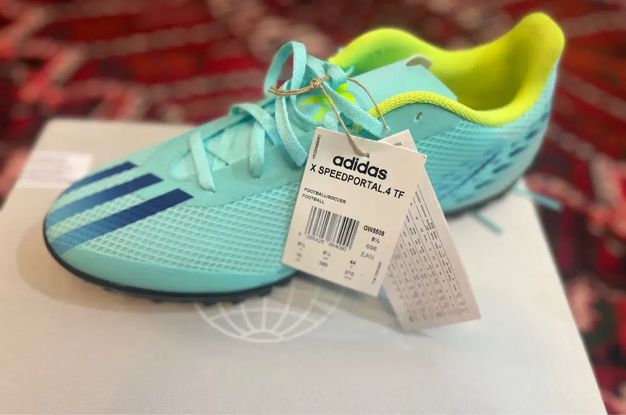 کفش ورزشی نو چمن مصنوعی اصل آدیداس|کیف، کفش، کمربند|مرند, |دیوار