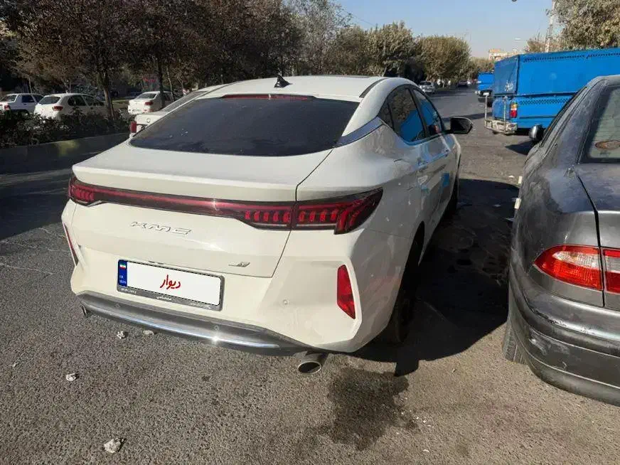 J7 سفید مدل 1404|خودرو سواری و وانت|قم, انسجام|دیوار