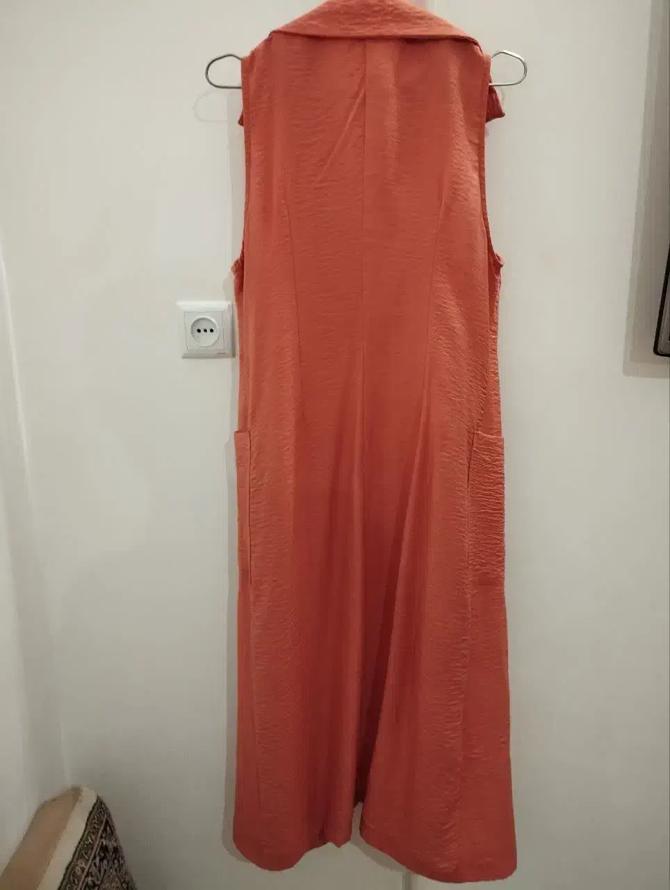 مانتو وست نو|لباس|قم, نیروگاه|دیوار