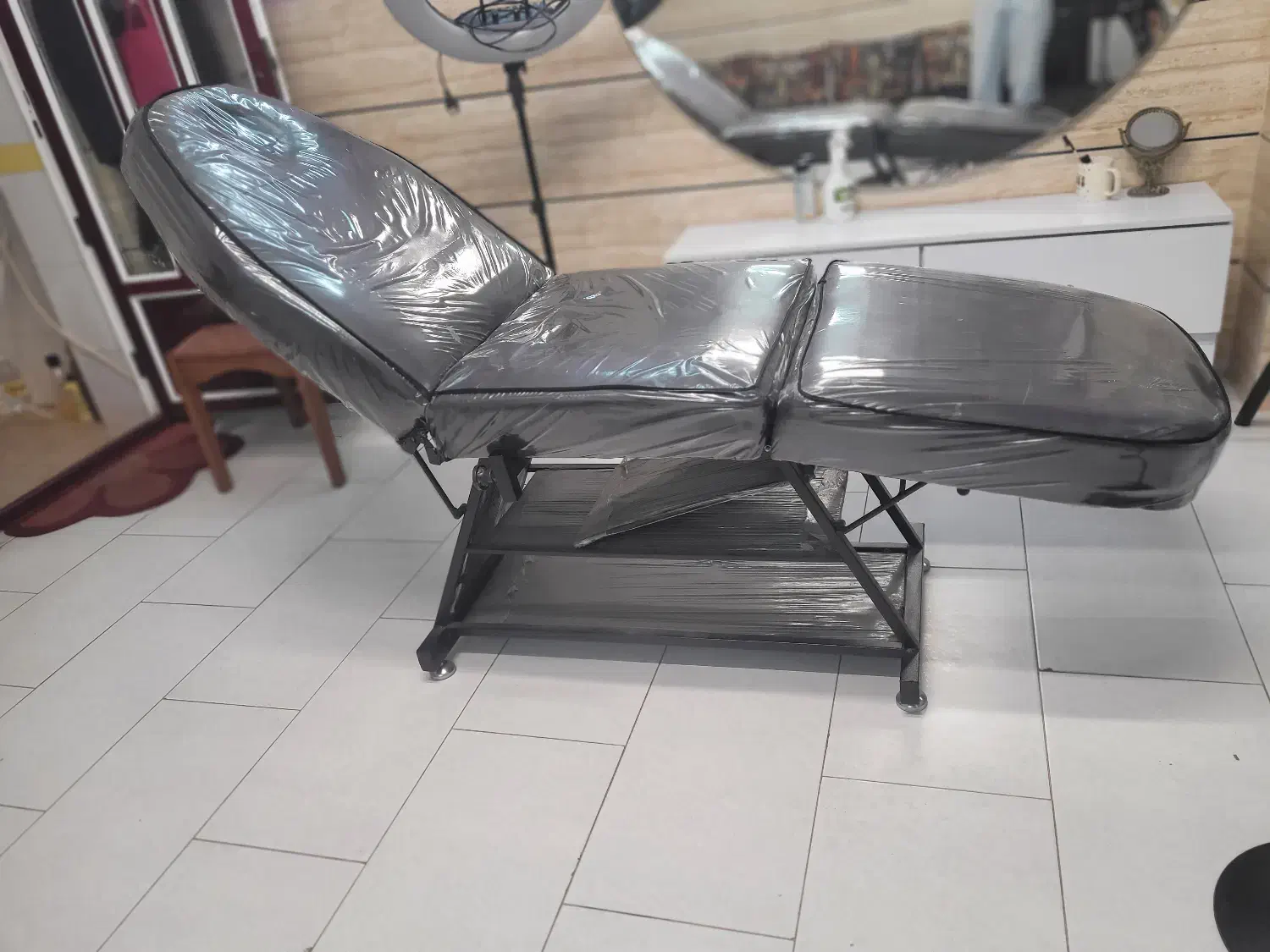 صندلی میکاپ و بند که تخت هم میشه|آرایشگاه و سالنهای زیبایی|ساری, |دیوار