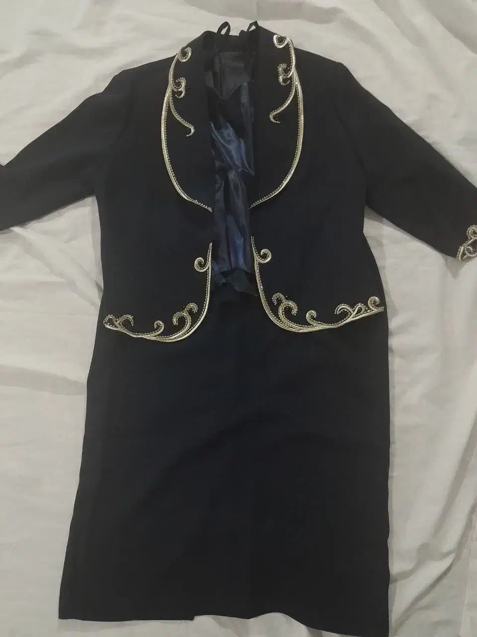 کت دامن.|لباس|نیشابور, کوی فرهنگیان|دیوار