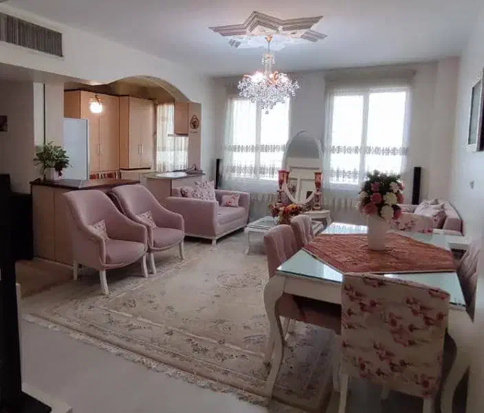 مبلمان هفت نفره به همراه میزناهارخوری ۶ نفره|مبلمان خانگی و میز عسلی|کرج, شهرک جهان‌نما|دیوار