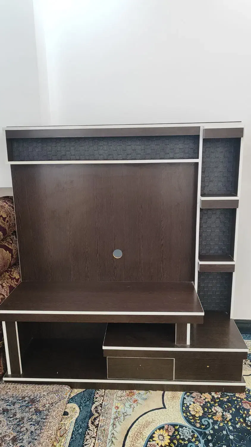 میز تلویزیون در حد نو تمیز|میز تلویزیون|اقلید, |دیوار