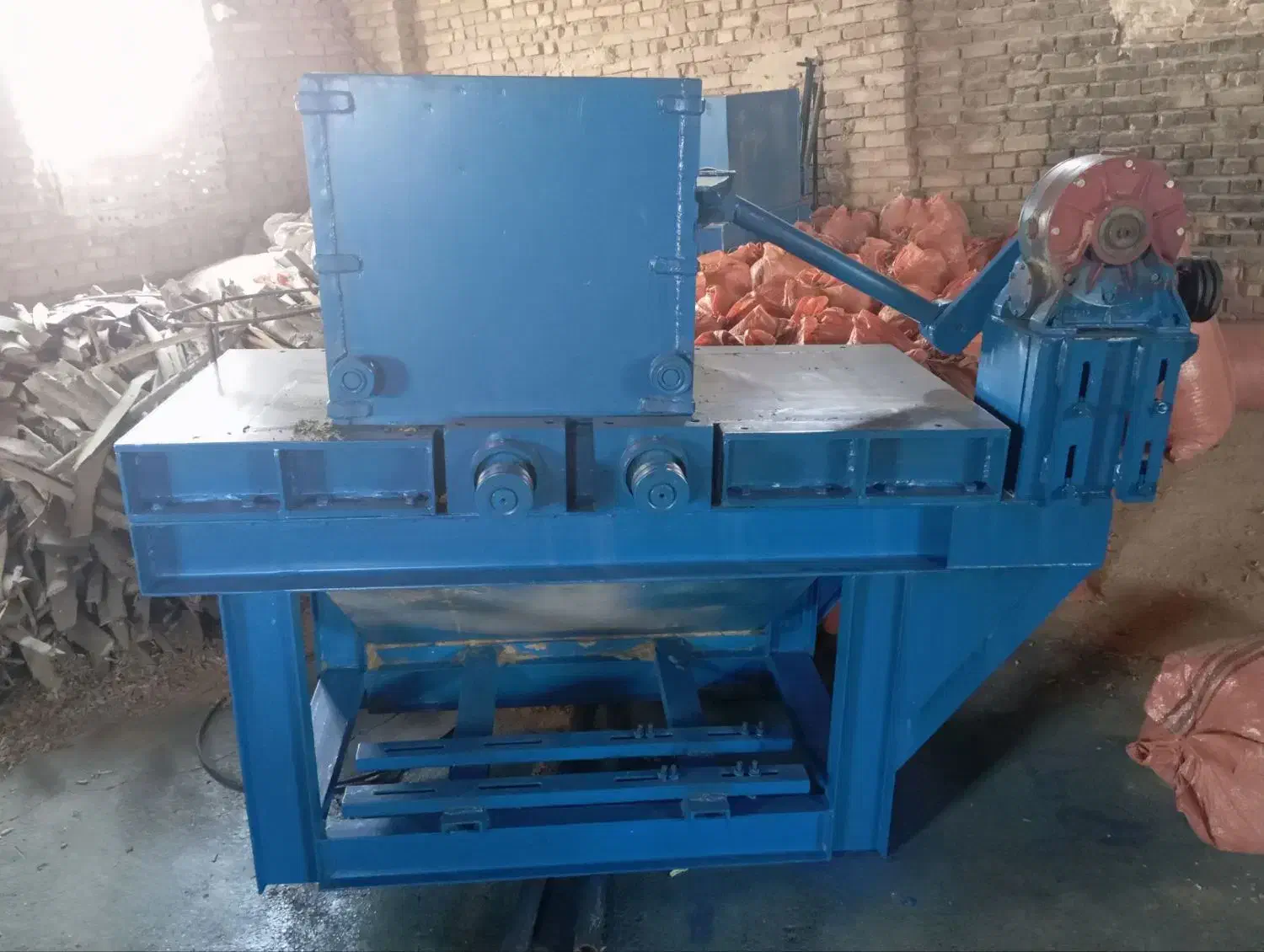 دستگاه پوشال زن|ماشین‌آلات صنعتی|سلماس, |دیوار