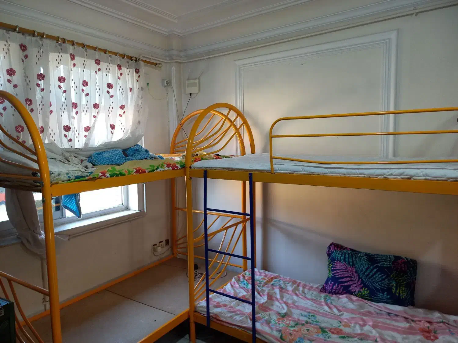 خوابگاه پسرانه خودگردان یک تخت برای واگذاری|اجارهٔ کوتاهمدت آپارتمان و سوئیت|رشت, شهرک قدس|دیوار