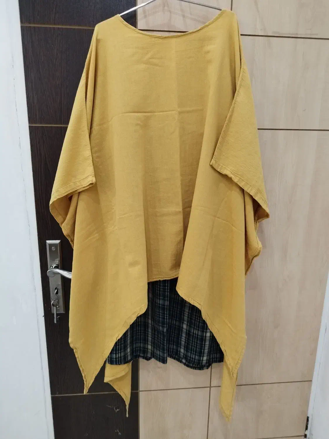 لباس|لباس|اصفهان, شهرک کاوه|دیوار