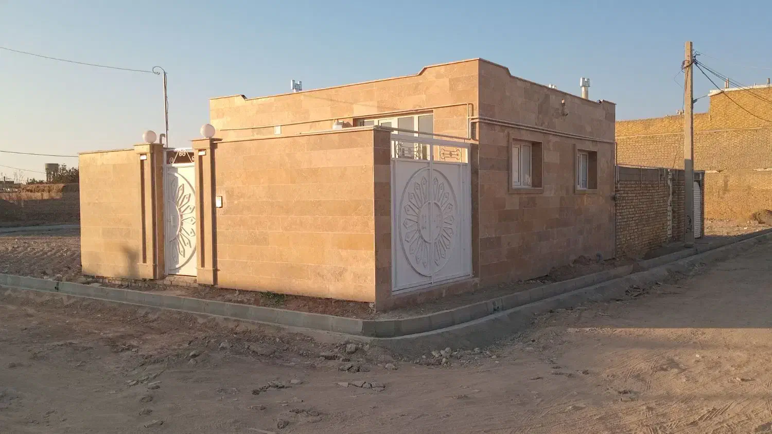 خانه تازه ساخت کلید نخورده دو نبش|فروش خانه و ویلا|سلطانیه, |دیوار