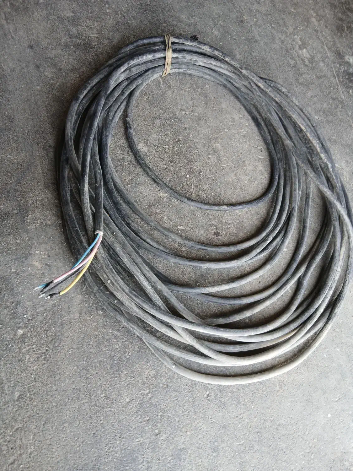 کابل سه فاز الومنیوم|مصالح و تجهیزات ساختمان|گلپایگان, |دیوار