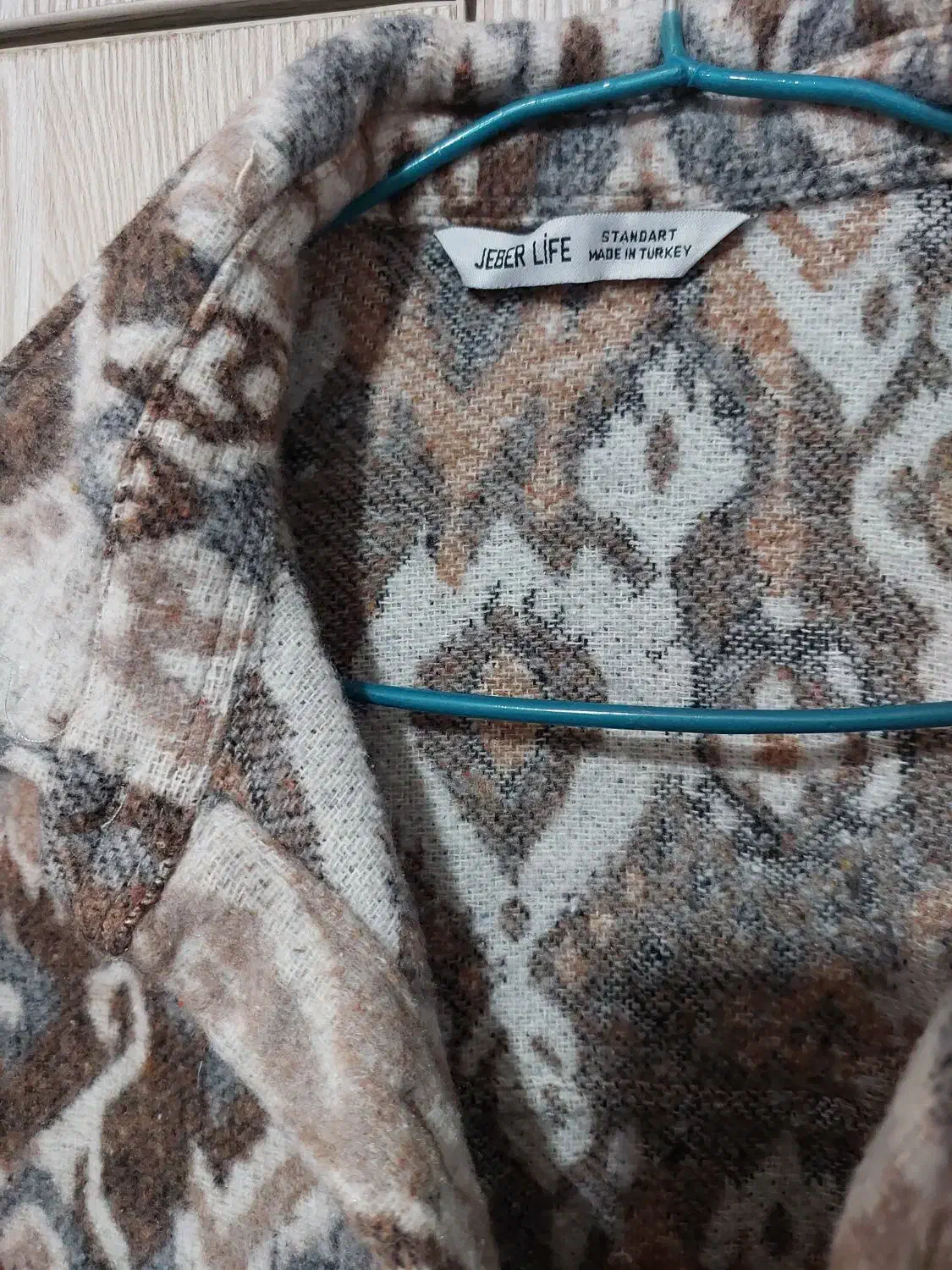 مانتو شکت پاییزی|لباس|رشت, دباغیان|دیوار