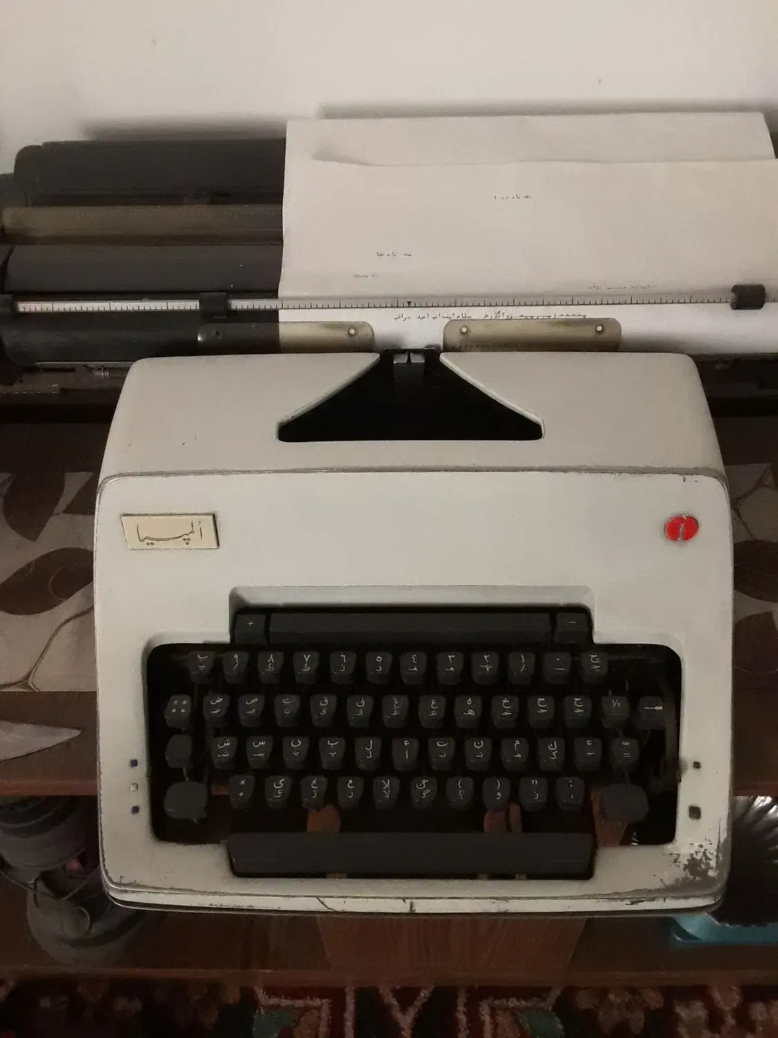 دستگاه تایپ قدیمی(آلمانی)|کلکسیون اشیاء عتیقه|کرمانشاه, |دیوار