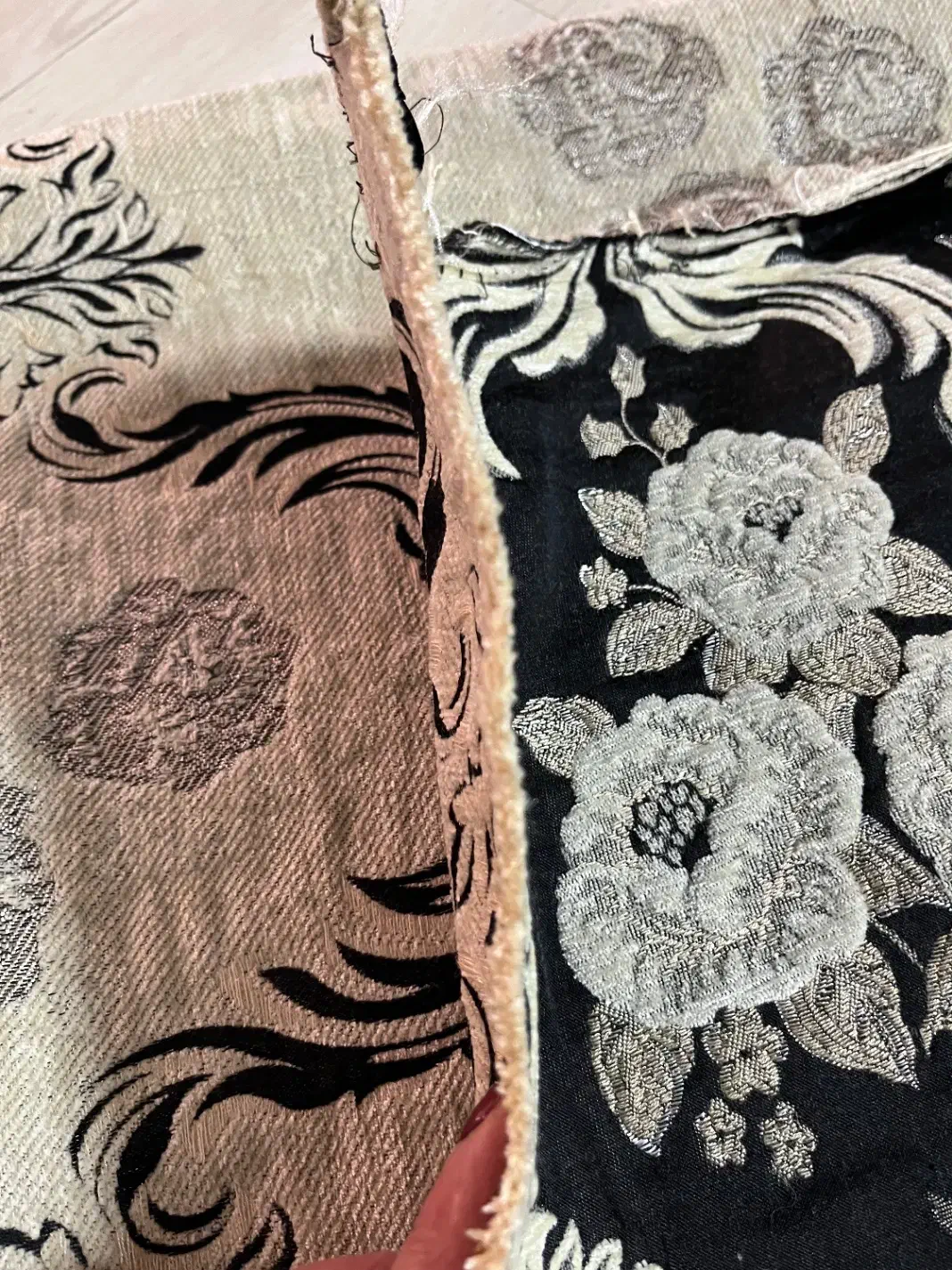 پارچه مخملی رو مبلی خیلی ضخیم و دو رو|لوازم خیاطی و بافتنی|تهران, فاطمی|دیوار