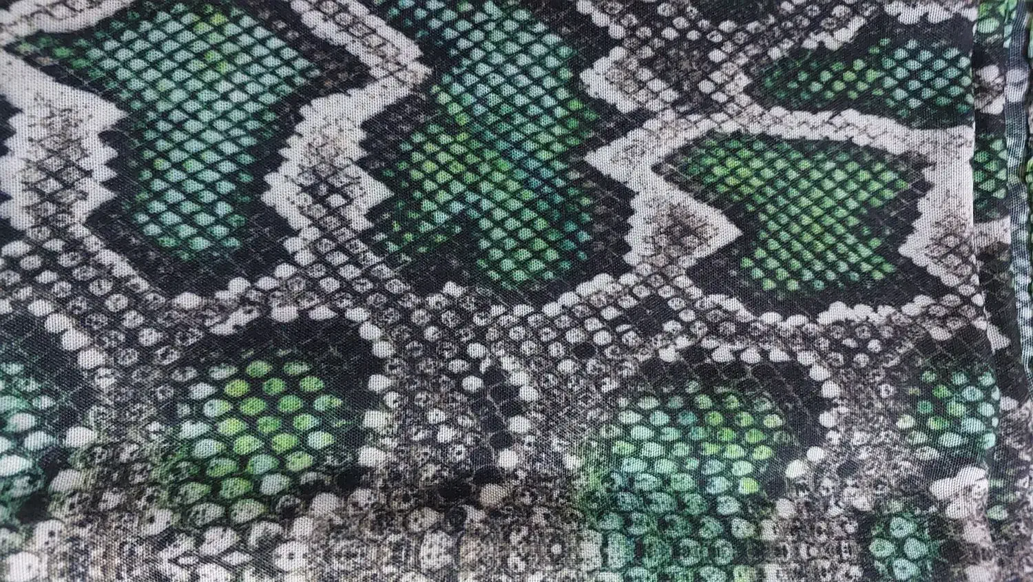 شال پوست ماری نخی سبز منگوله دار،بدون پرز دهی|لباس|کرمان, |دیوار