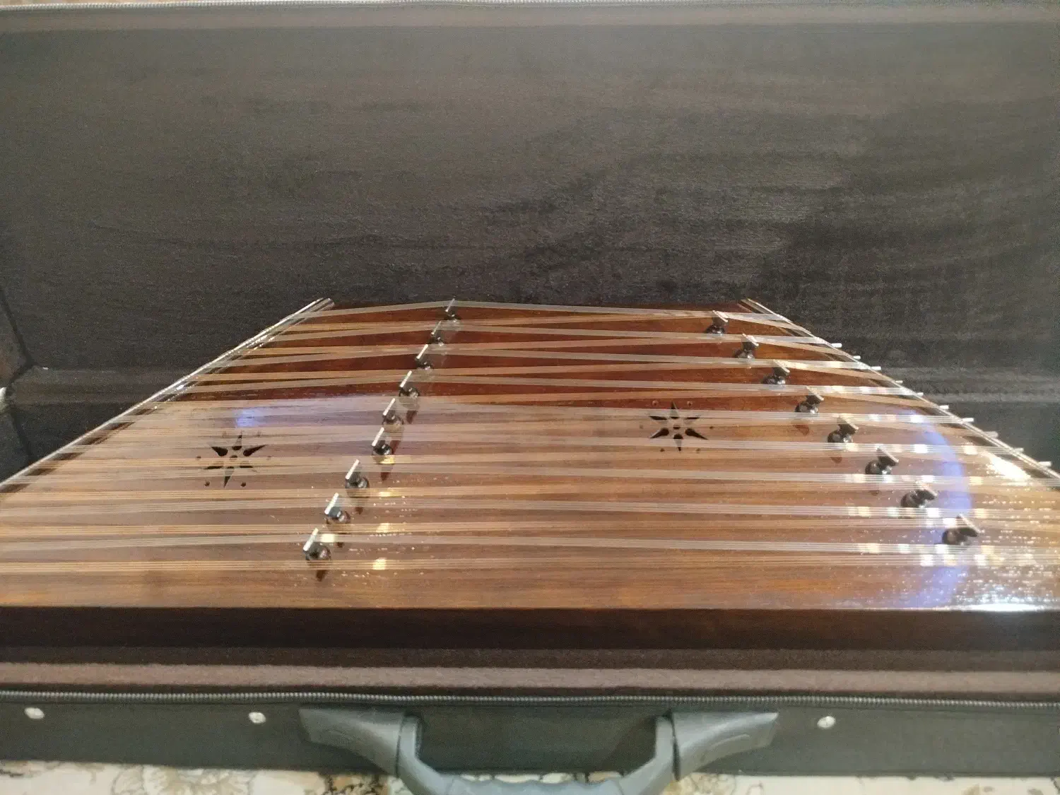 سنتور استاد مهیا گلمحمدی|سازهای سنتی|اصفهان, جلفا|دیوار