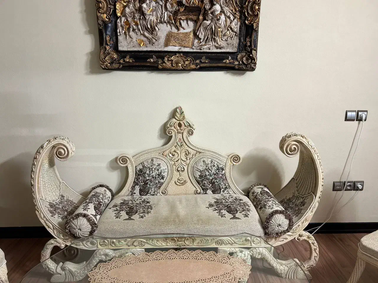 مبلمان سلطنتی راحتی 9نفره کم کارکردوزیبا 30میلیون|مبلمان خانگی و میز عسلی|شاهرود, |دیوار