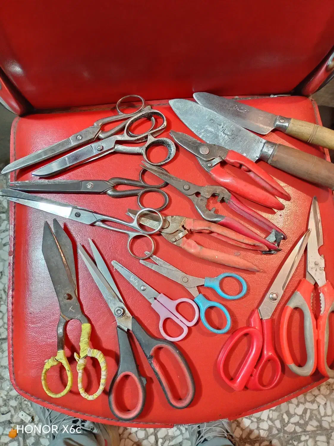 قیچی و چاقو|ابزارآلات|اراک, |دیوار