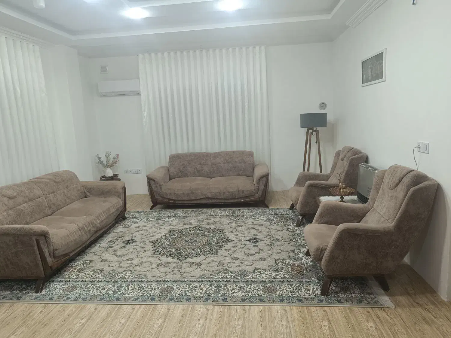 مبل ۸ نفره کف فنر سالم|مبلمان خانگی و میز عسلی|فاضل آباد, |دیوار