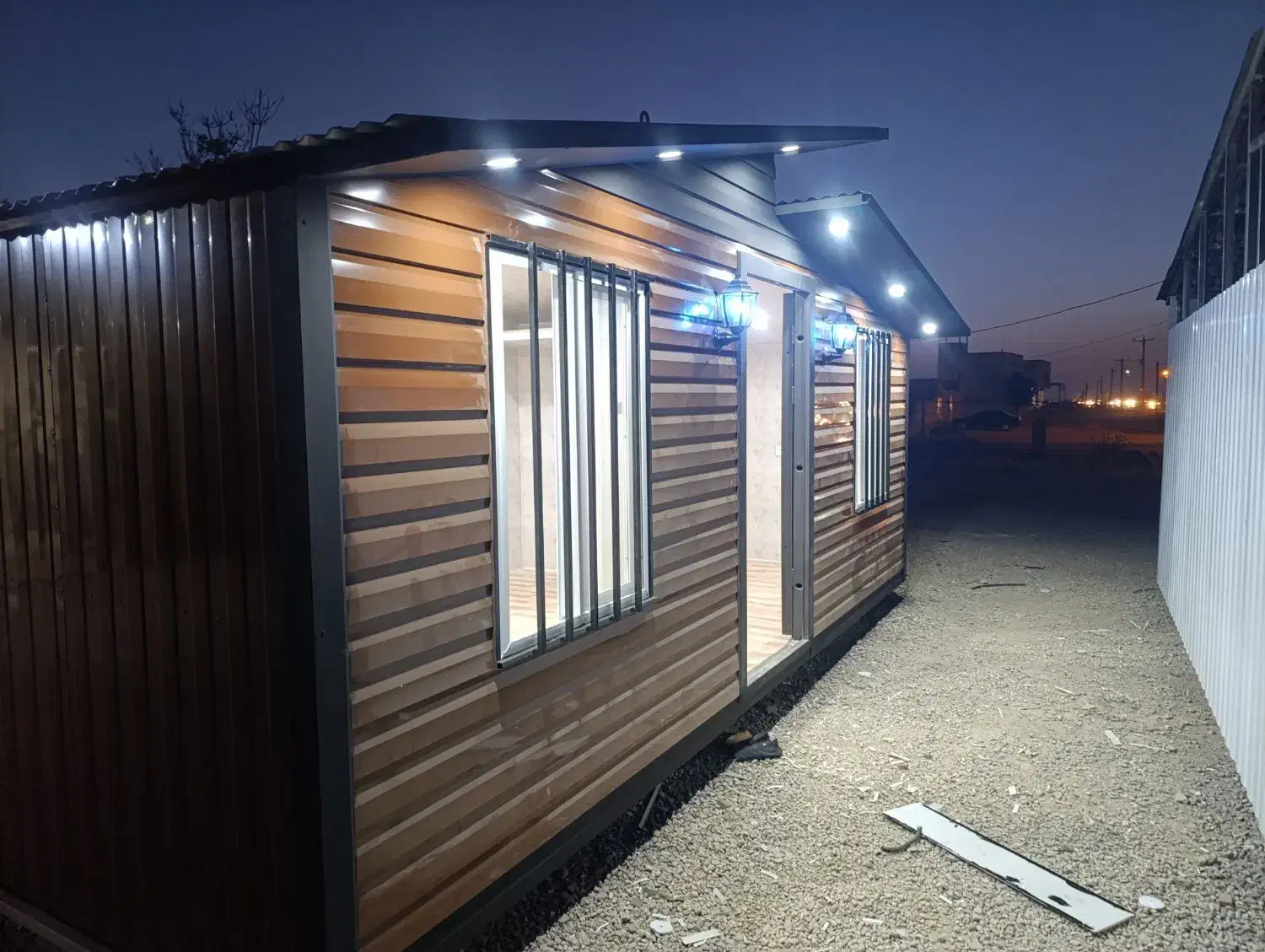 کانکس سازی اطمینان با بهترین کیفیت و قیمت|مصالح و تجهیزات ساختمان|ساوه, |دیوار