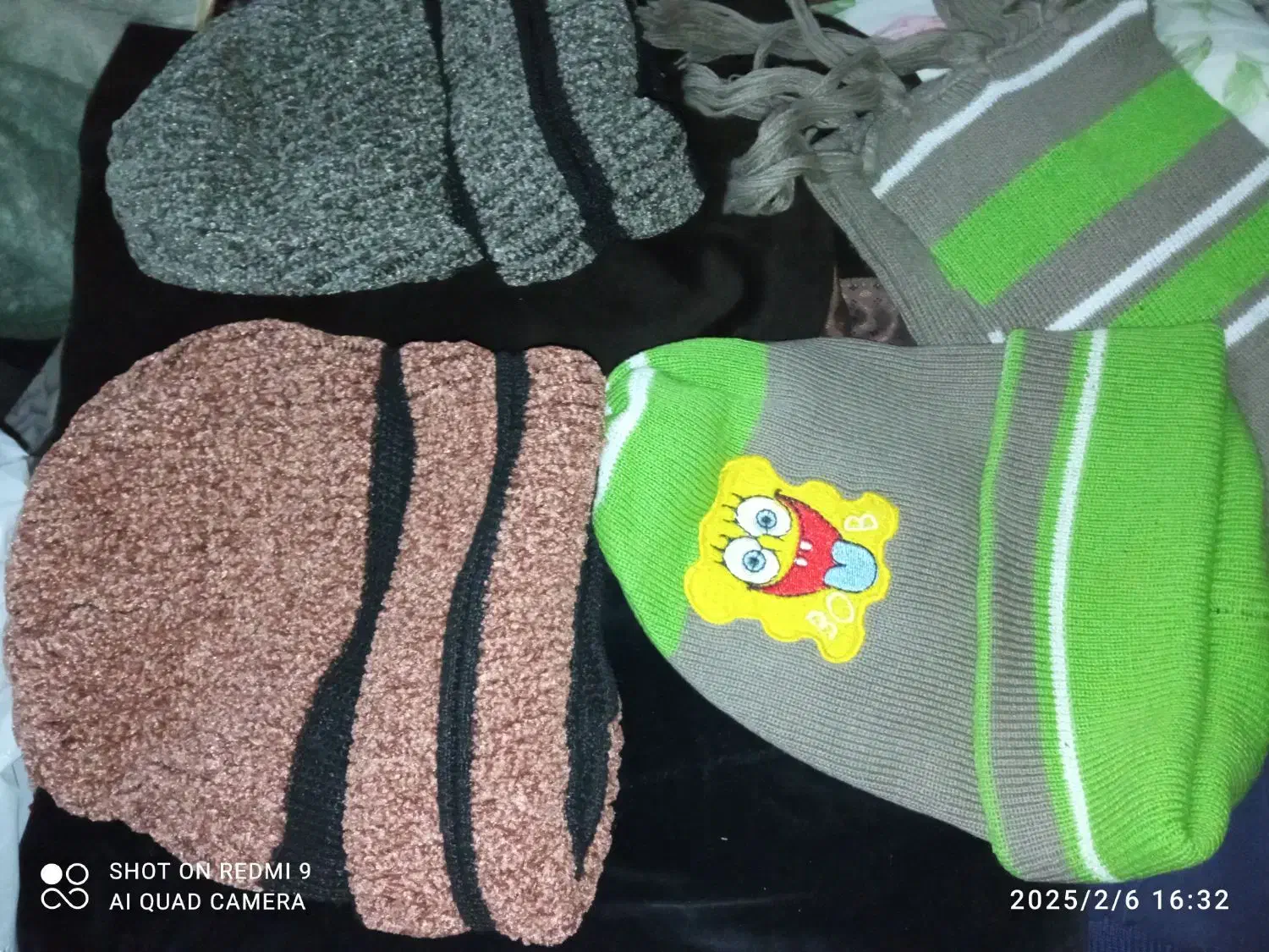 چندتاکلاه نوپسرونه ولباس|کفش و لباس بچه|بروجرد, |دیوار