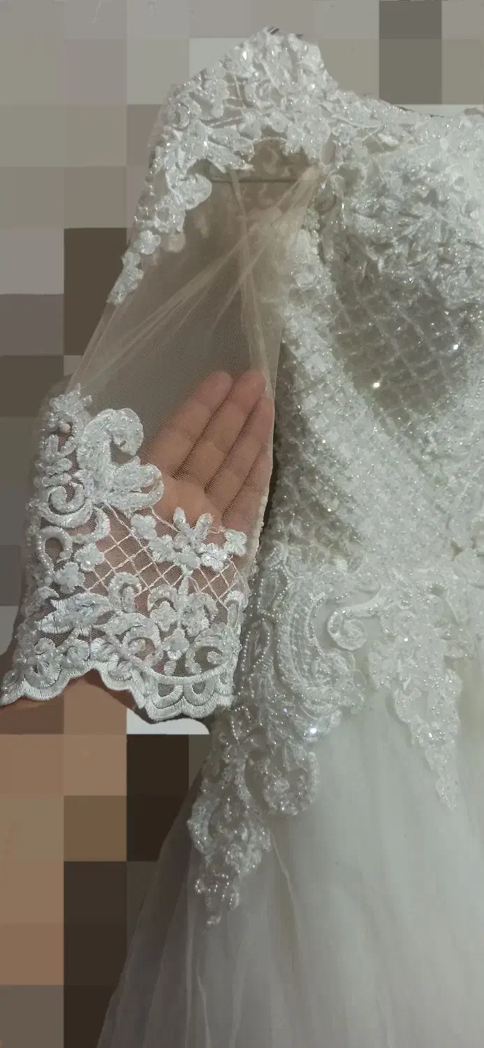 لباس عروس|لباس|رباط‌کریم, رباط‌کریم|دیوار