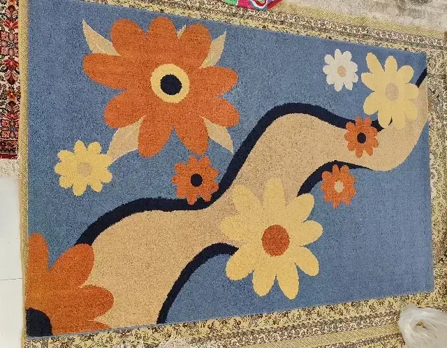 فرش کودک|فرش|اصفهان, کوی ولی عصر|دیوار