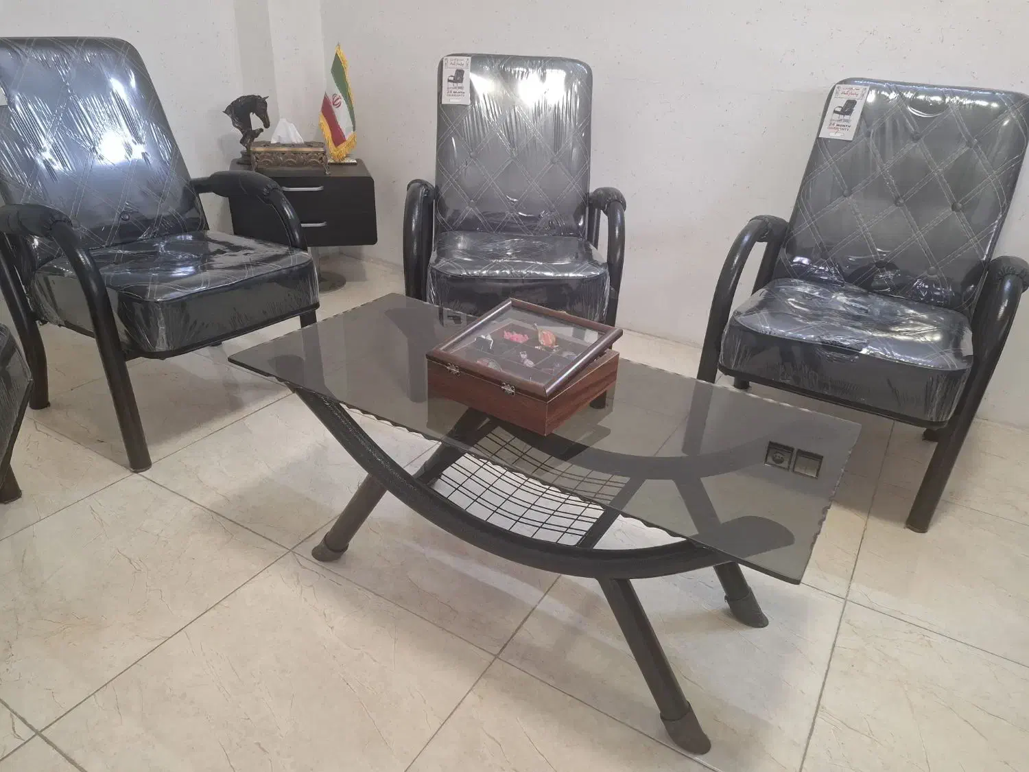 میز و صندلی اداری در حد نو کاملا سالم بدون خط و خش|دفتر کار|اصفهان, باغ کاران|دیوار