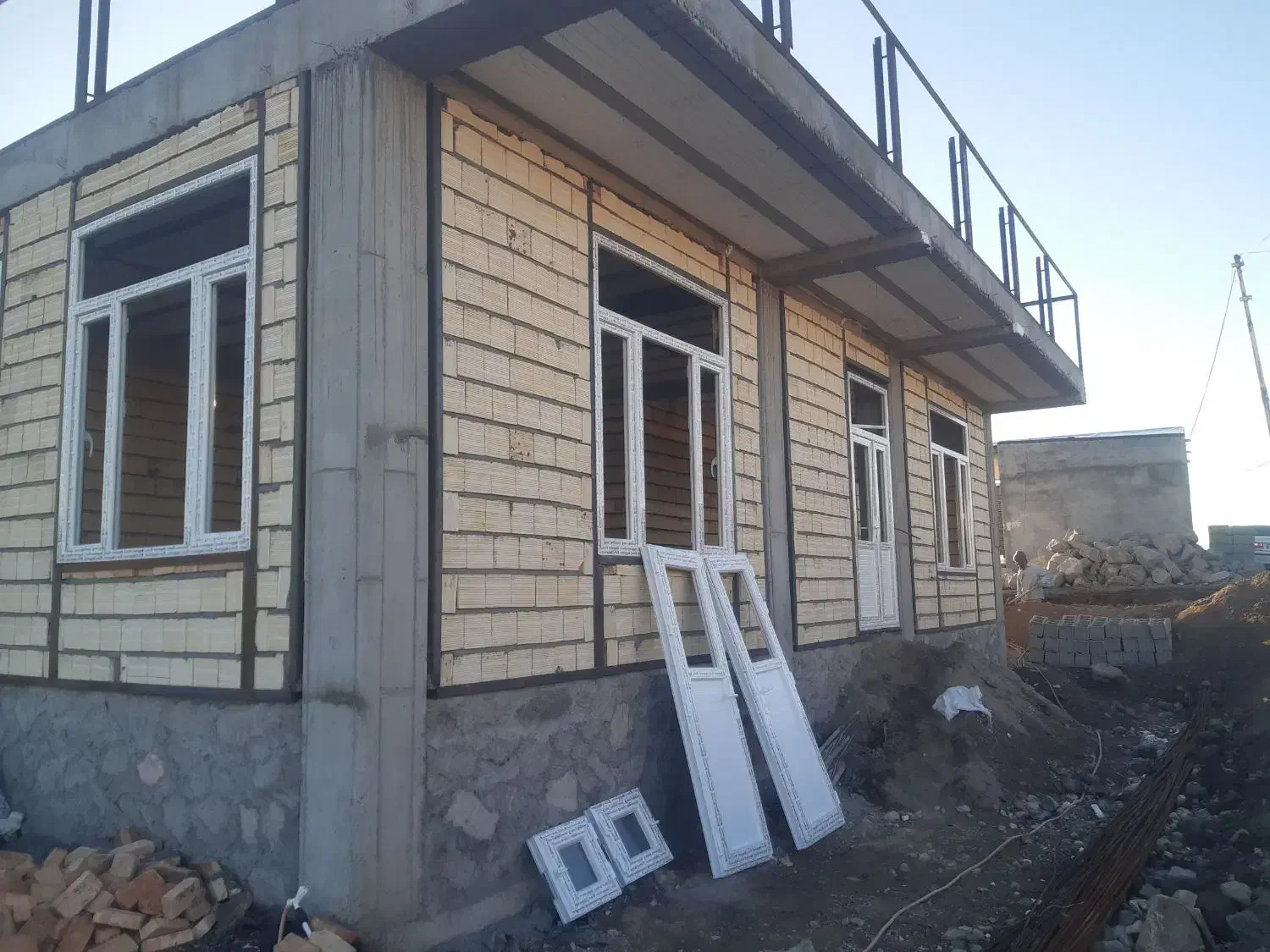 تولید درب پنجره upvc وشیشه دوجداره ته|مصالح و تجهیزات ساختمان|مشگین شهر, |دیوار