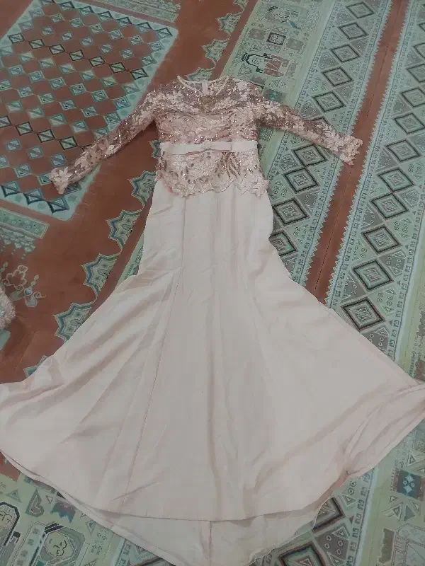 لباس مجلسی|لباس|ایلام, |دیوار