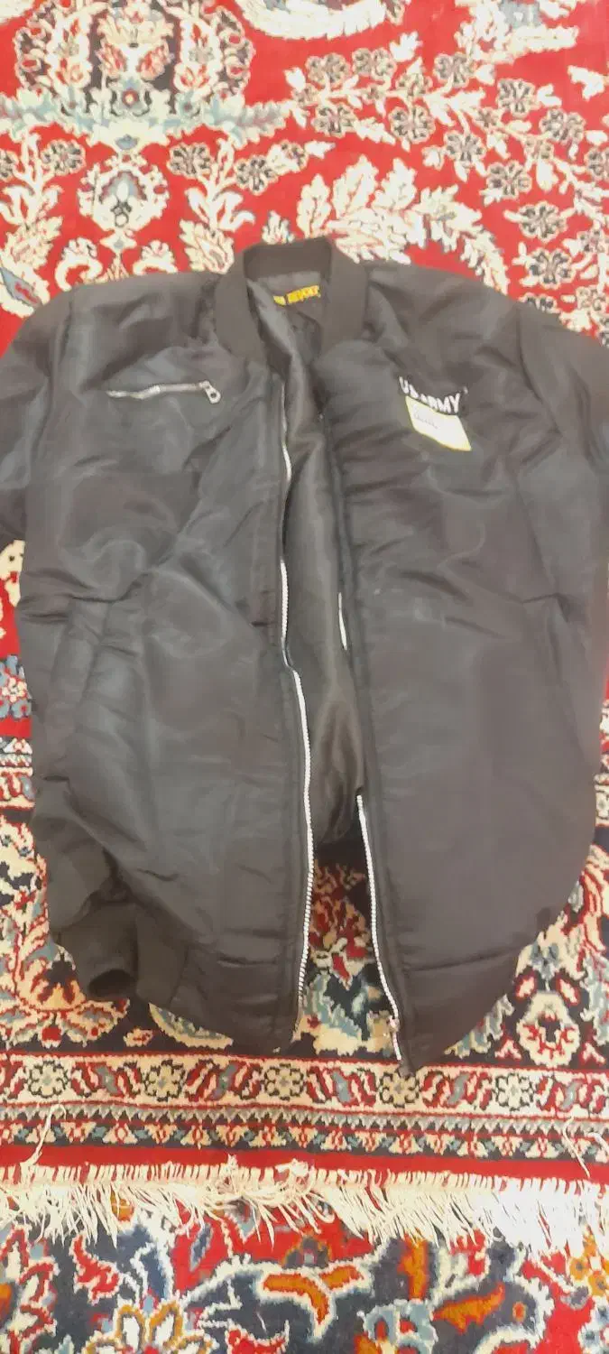 بلوز|لباس|بابا حیدر, |دیوار