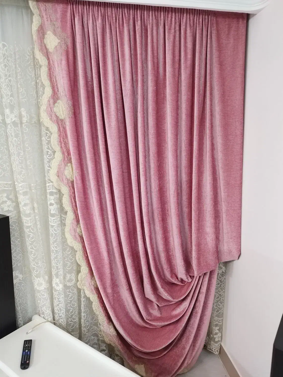 پرده به صورت کامل و تک|پرده، رانر، رومیزی|اصفهان, بهارستان|دیوار