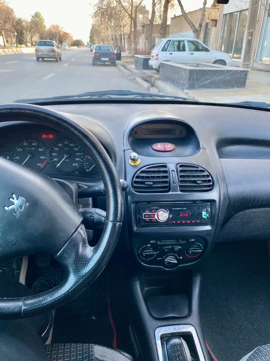 ماشین ۲۰۶ مدل ۸۴ رخ ۹۴|خودرو سواری و وانت|الوند, |دیوار