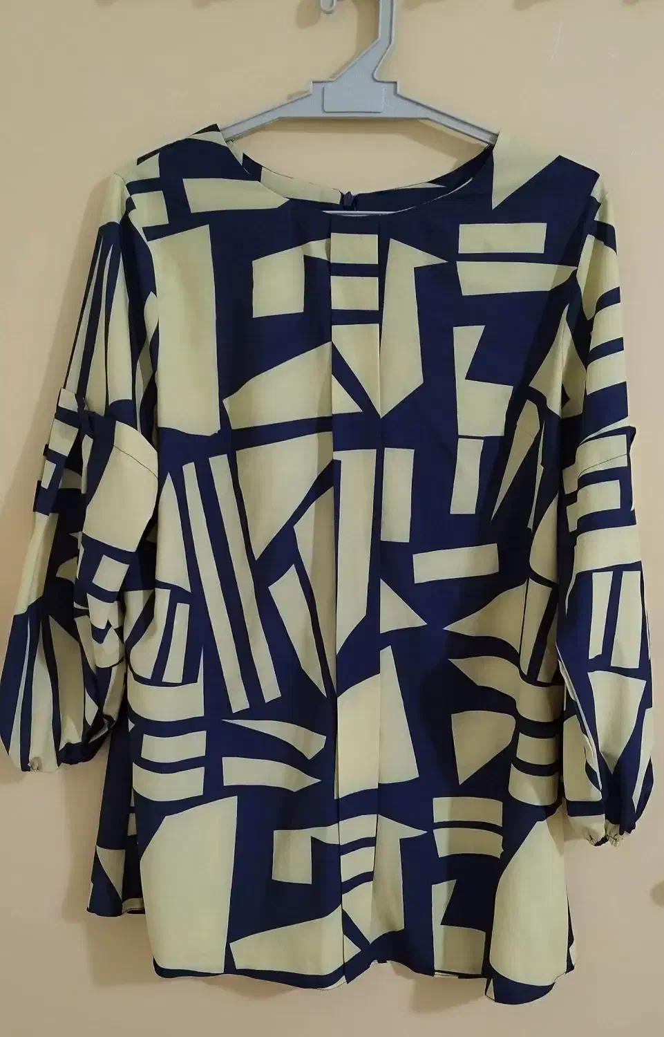 تعدادی لباس با تخفیفات ویژه|لباس|چابهار, |دیوار