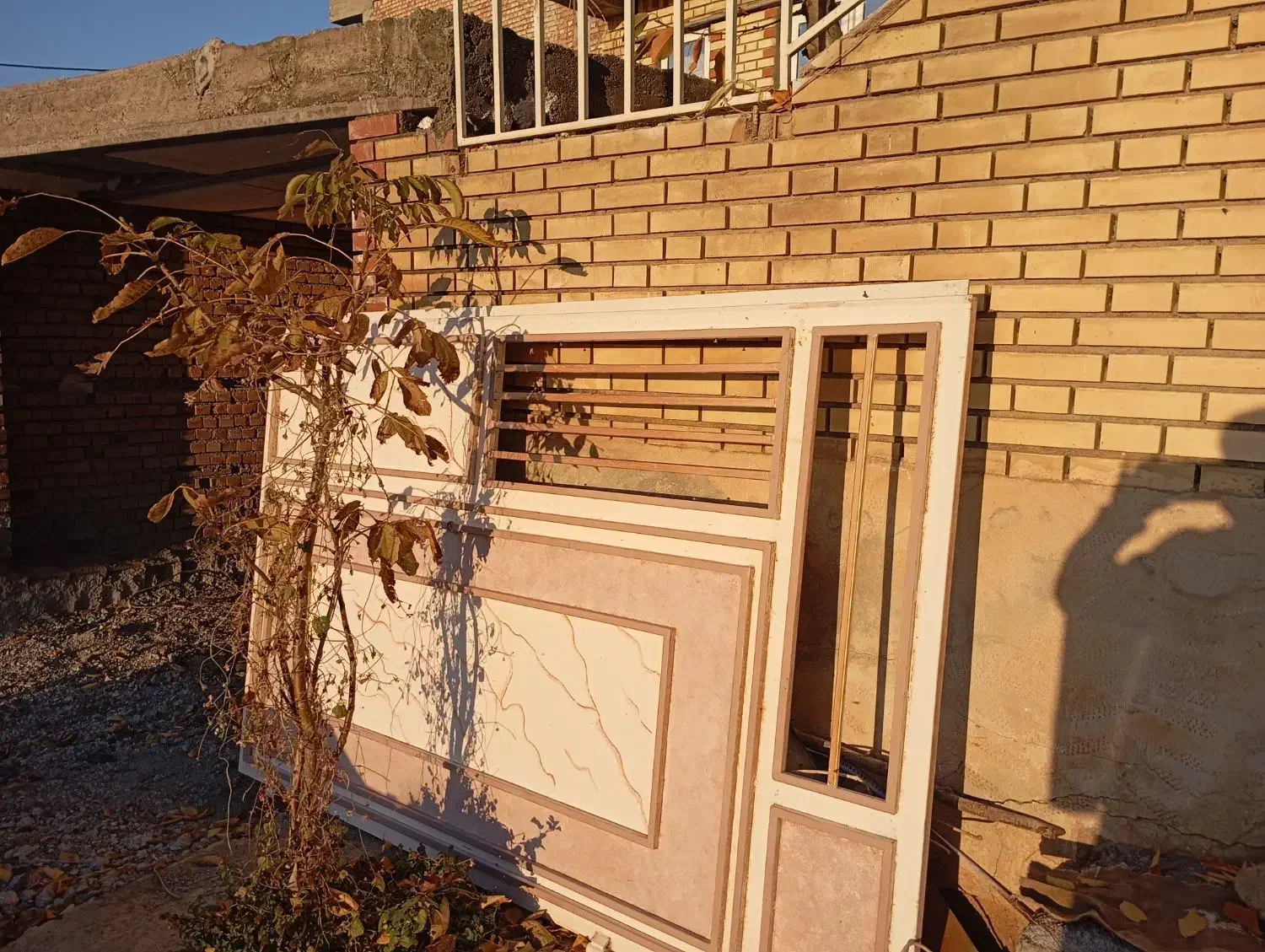 درب سه تایی بزرگ|مصالح و تجهیزات ساختمان|ربط, |دیوار