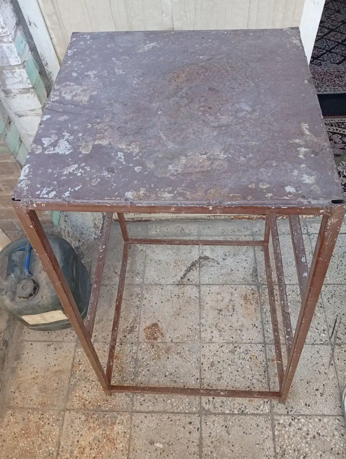 چهارپایه|صندلی و نیمکت|خرمآباد, |دیوار