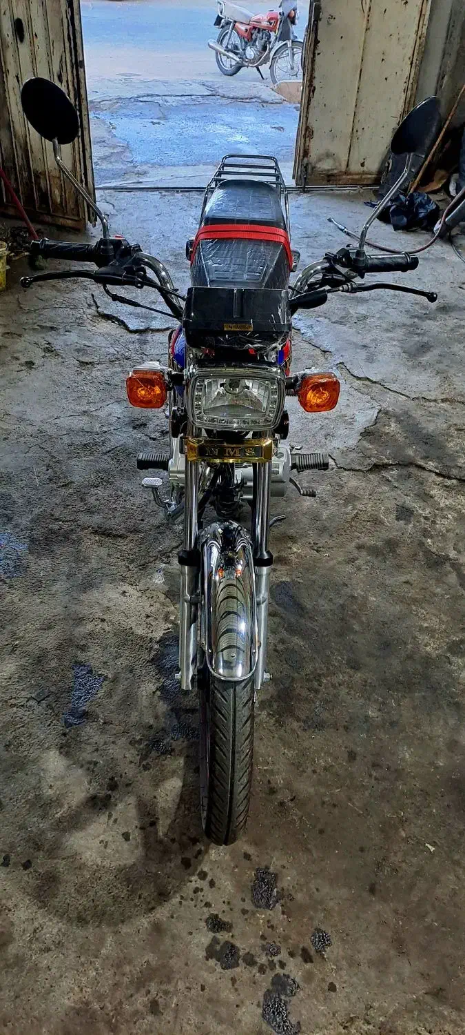 موتور سیکلت|موتورسیکلت|قم, قلعه کامکار|دیوار