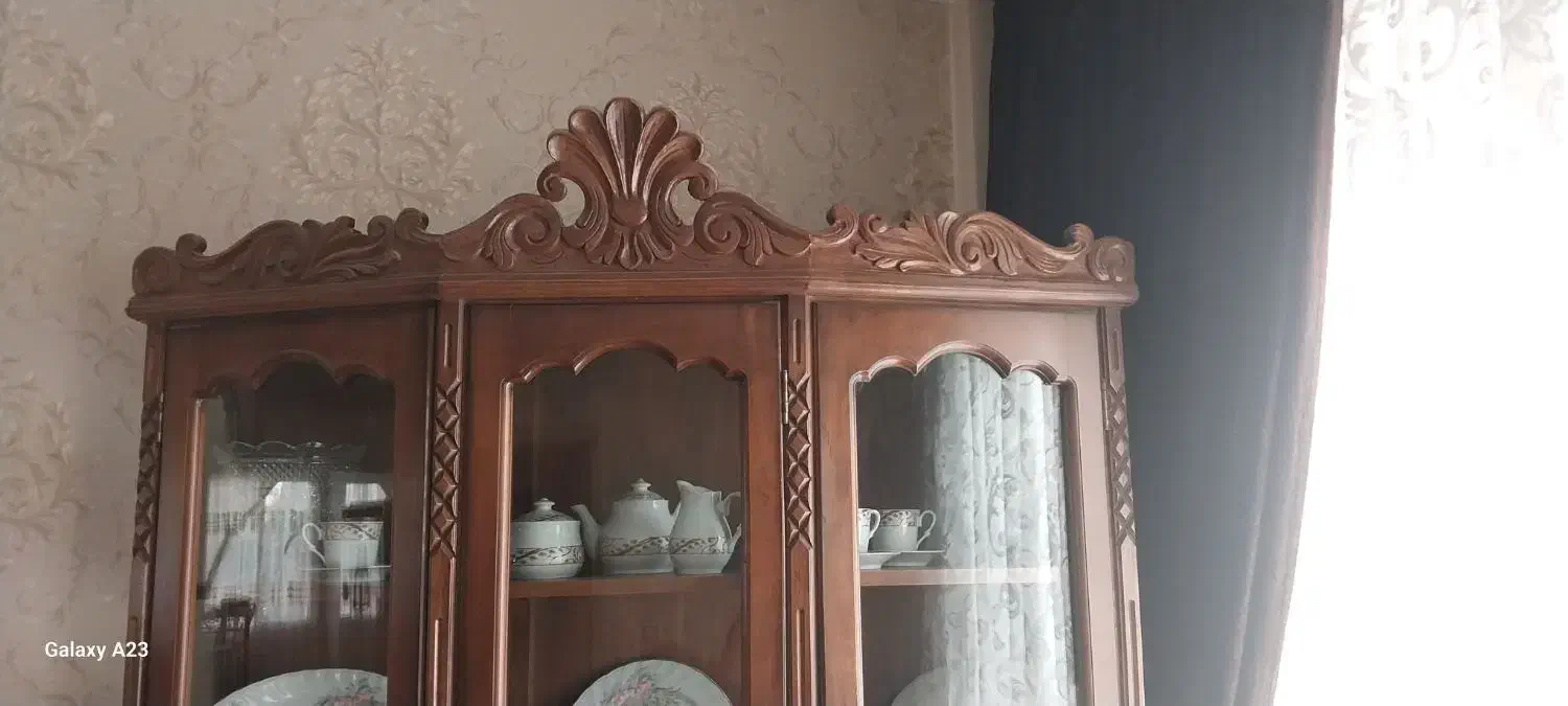 بوفه چوب گردو کاملا سالم|بوفه، ویترین، کنسول|قزوین, |دیوار