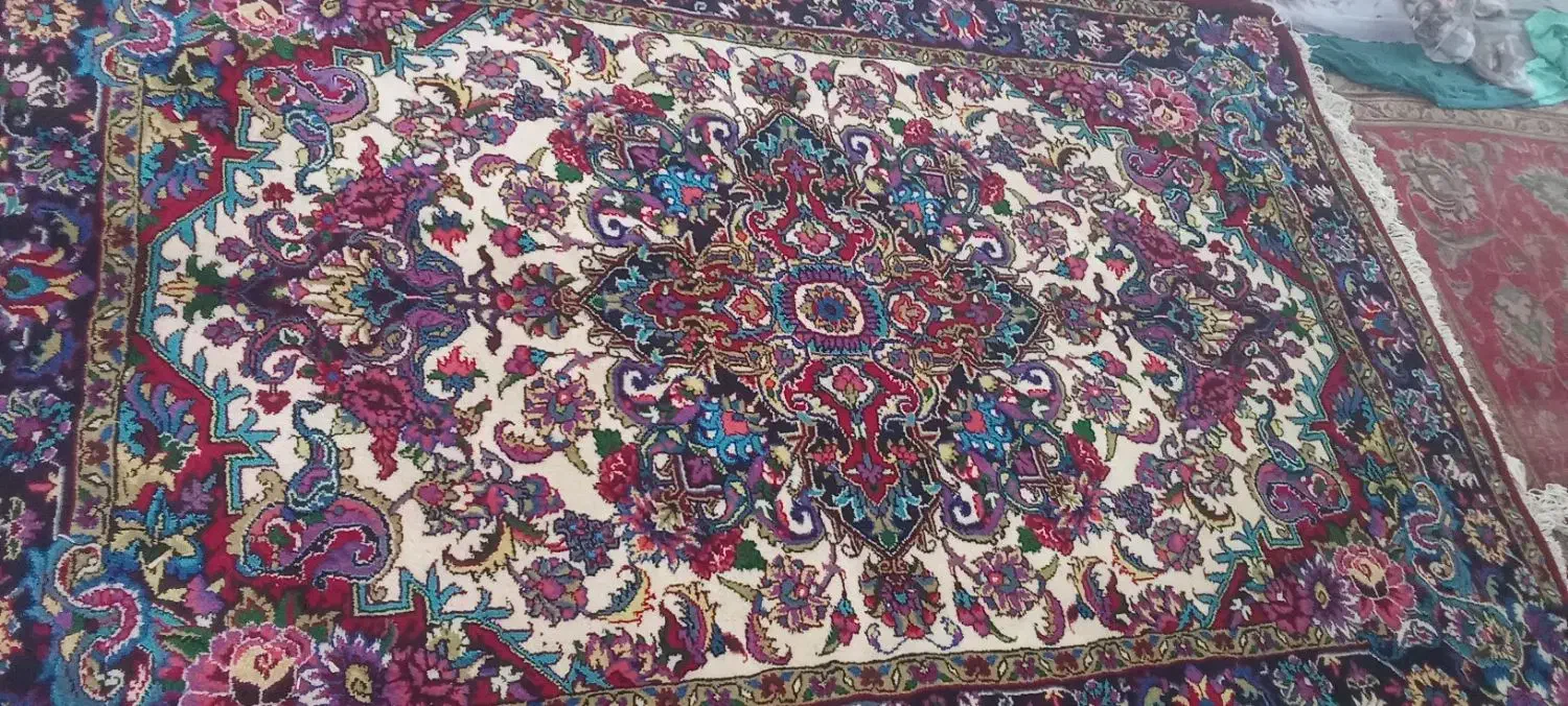 فرش هریس سالاری باکیفیت بالاوپرداخت شده|فرش|آذرشهر, |دیوار