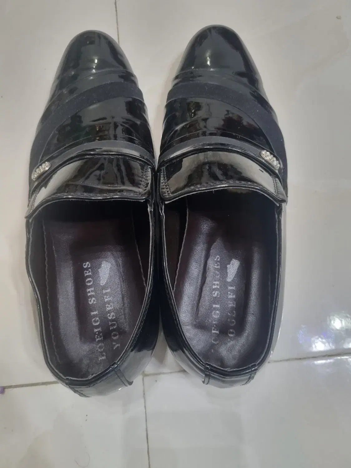 کفش|کیف، کفش، کمربند|تاکستان, |دیوار