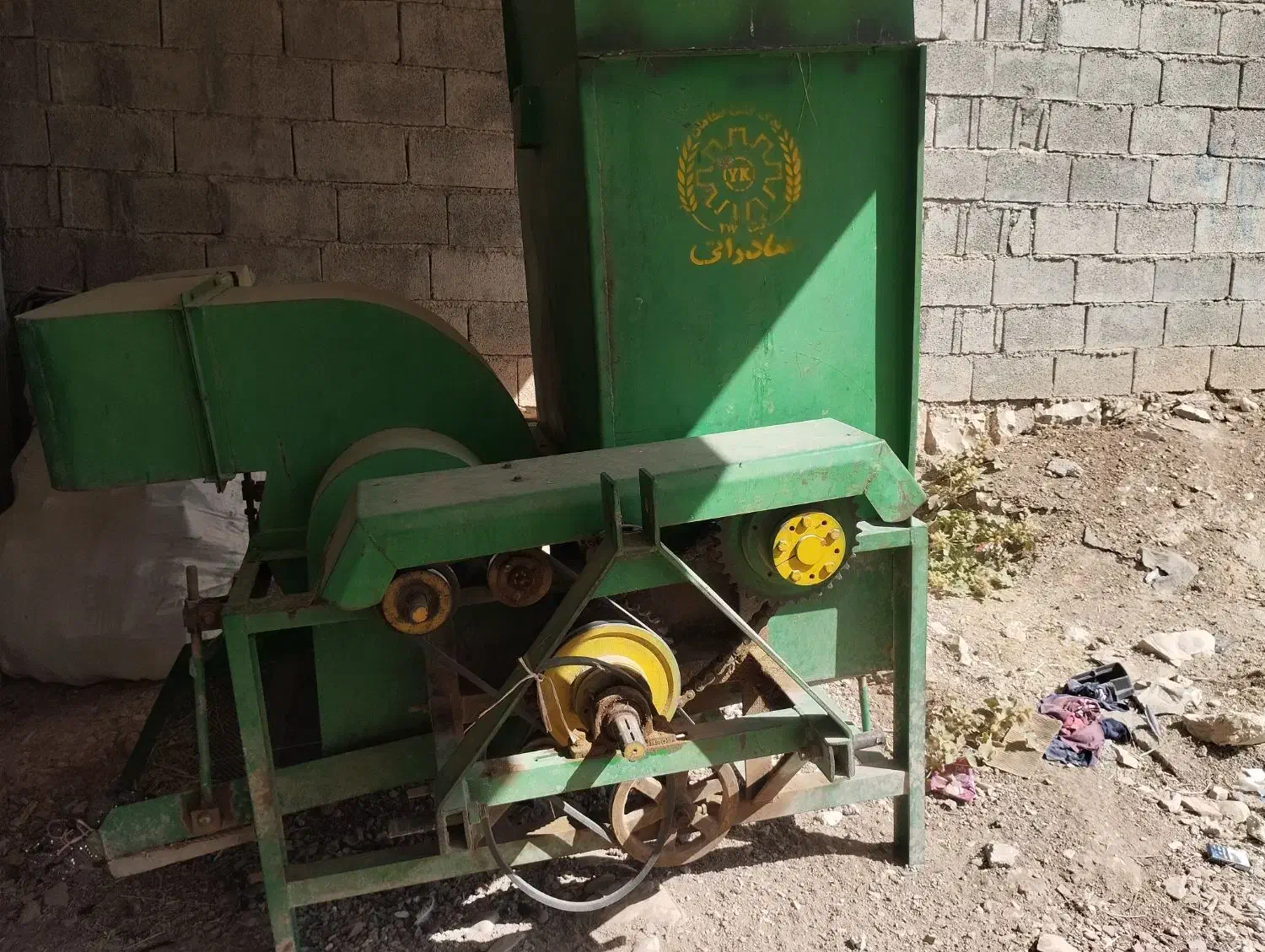 خرمنکوب  سمپاش|ماشین‌آلات صنعتی|زمکان, |دیوار